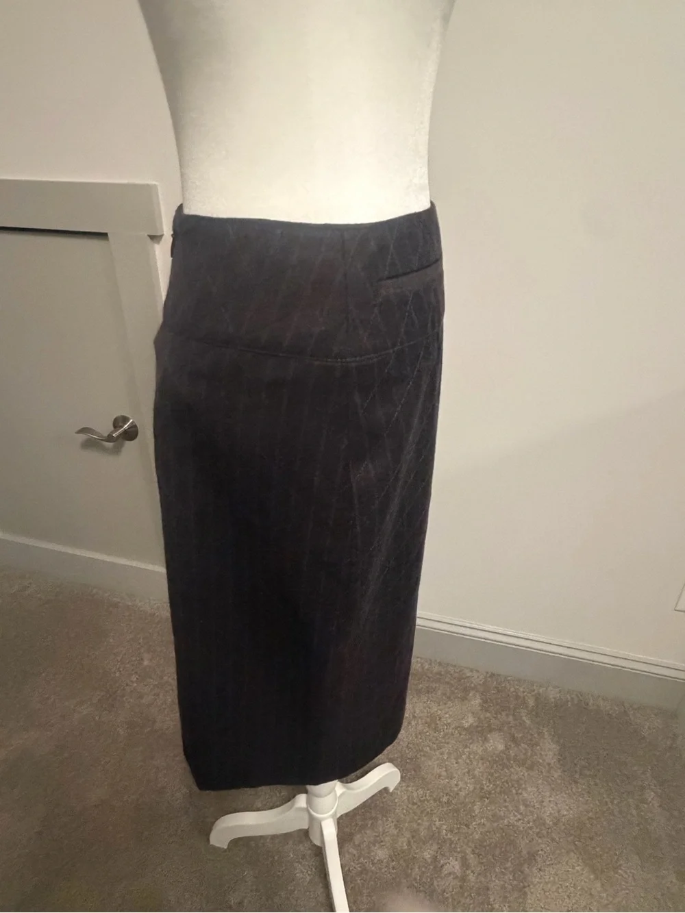 CHANEL Vintage 2004A Wool Cashmere Pinstripe Quilted Pencil Skirt Black 38 COA